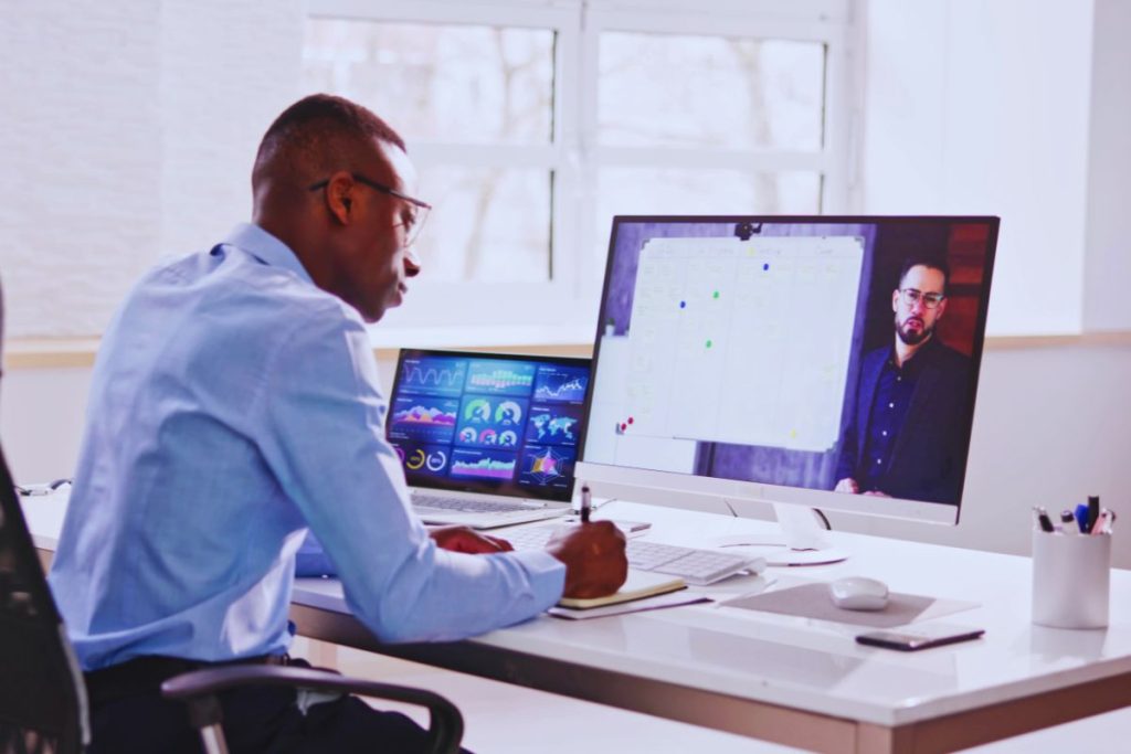 Top 10 des raisons pour lesquelles on fait semblant de travailler