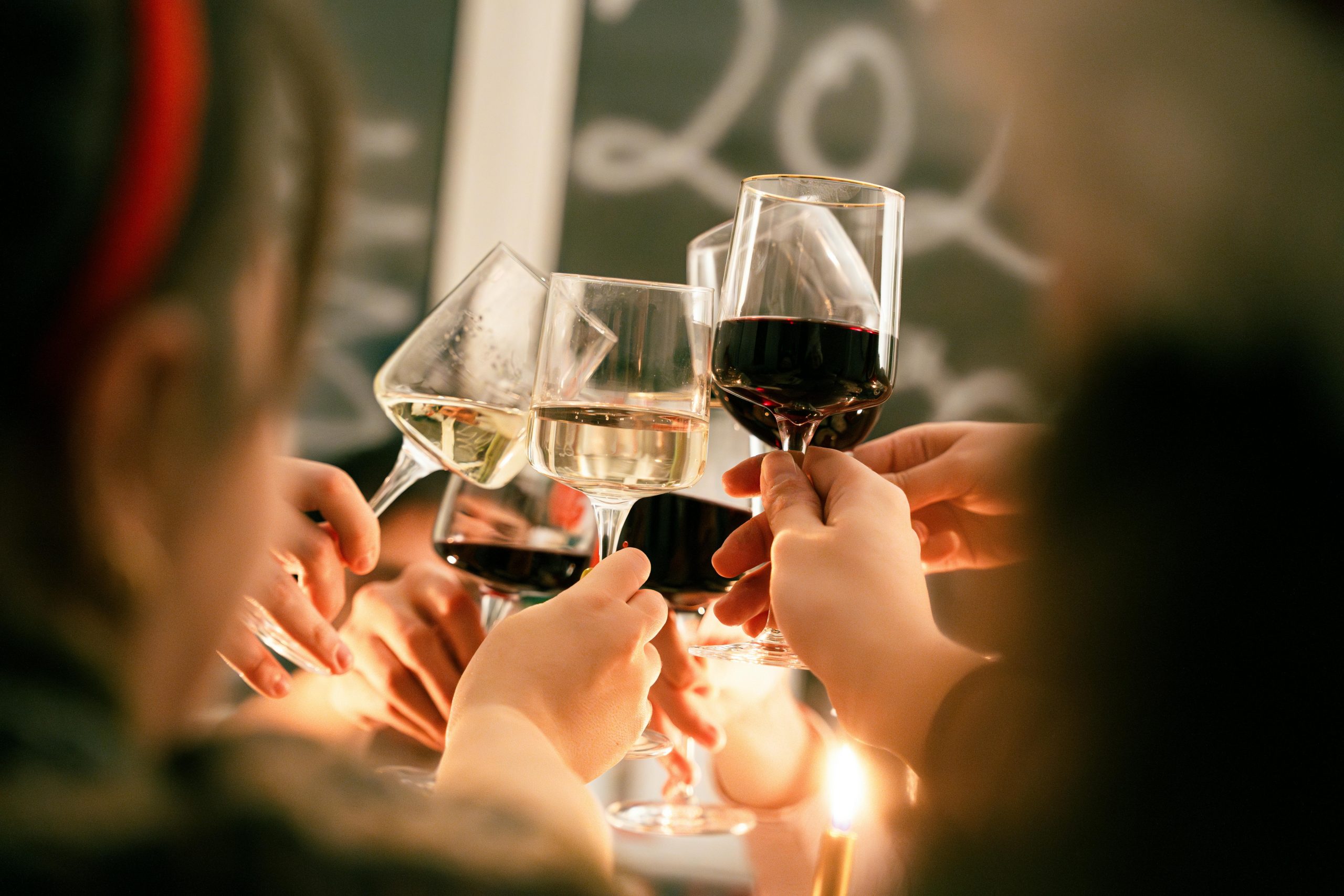 Top 10 des raisons de boire du vin rouge en famille