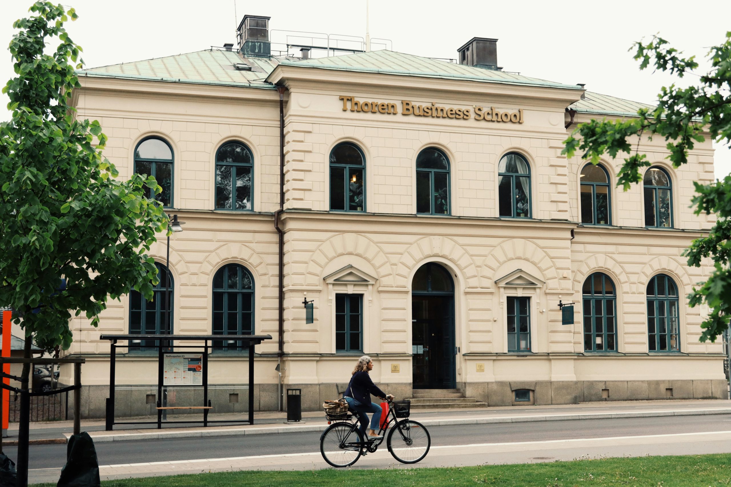 Top 14 des écoles de commerce aux frais délirants
