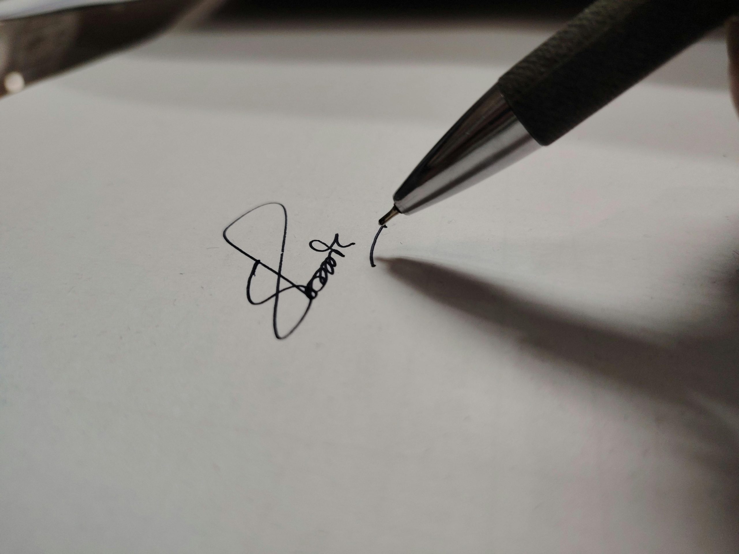 Top 6 des signatures de stars plus célèbres que leurs autographes