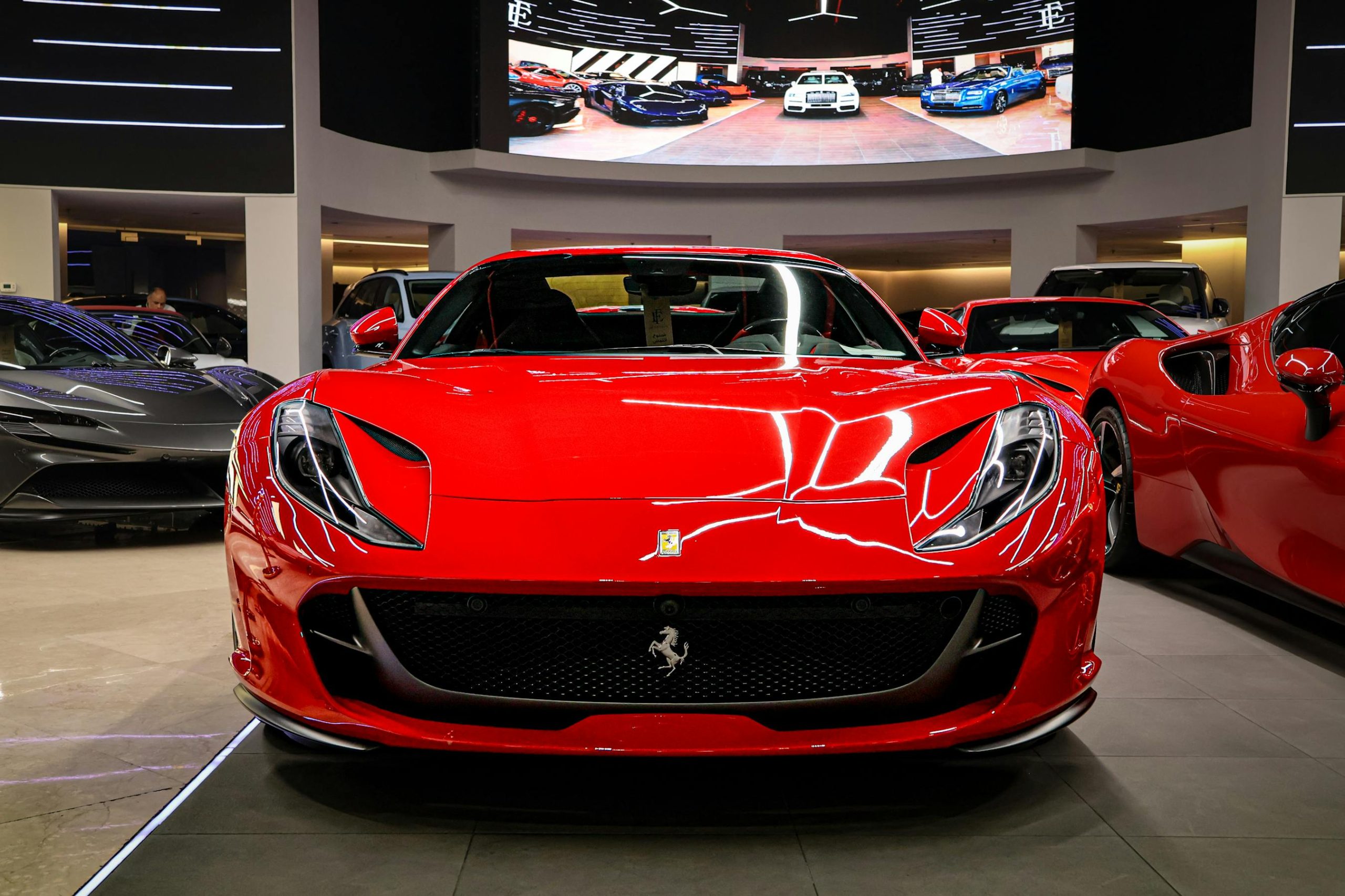 Top 12 des rĂȘves automobiles autour d'une Ferrari