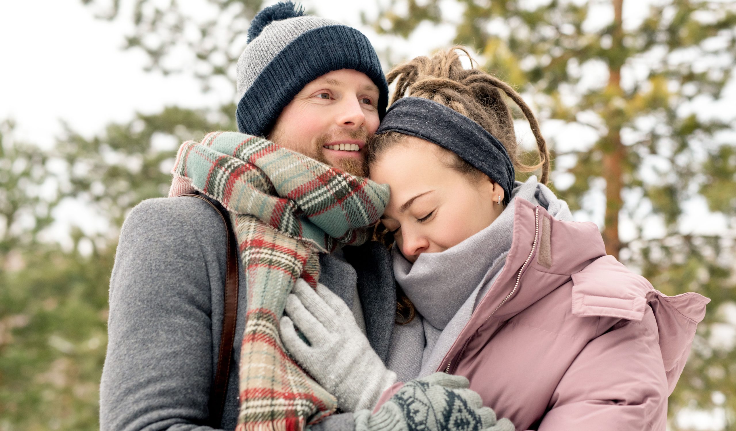 Top 14 des raisons pour lesquelles l'hiver rapproche les couples
