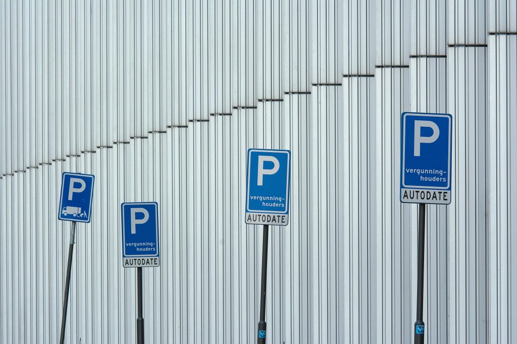 Top 8 des panneaux routiers que tout le monde oublie après le permis