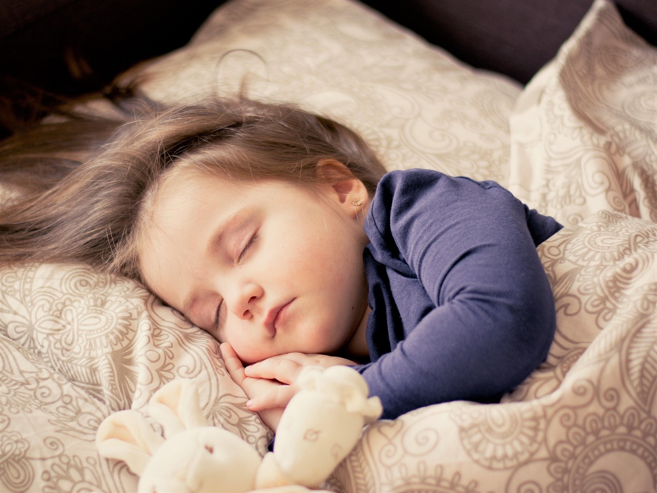 Top 8 des positions qui aident Ă mieux dormir